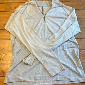 Lululemon Metal Vent Tech 1/2 Zip 2.0
White Opal / River Blue